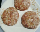 รูปขั้นตอนการทำที่ 1 ของ แฮมเบอร์เกอร์หมู