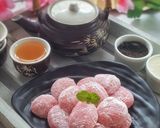 Gambar langkah 6 resipi Sakura Mochi Bites.