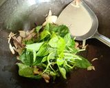 Foto langkah ke 6 dari resep Oseng oseng suwir ikan tongkol kemangi.