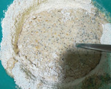 Foto del paso 4 de la receta: Pan integral de espelta con chía y sésamo