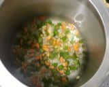 A picture of step 2 of Vegetable Clear Soup.