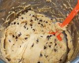 Foto langkah ke 4 dari resep Chocochips cookies vanila empuk.