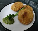 A picture of step 12 of Matar Kachori.