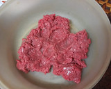 Foto del paso 2 de la receta: Bocadillo de albóndigas con chistorra y queso