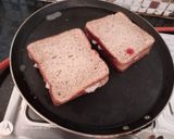 A picture of step 3 of Millet bread sandwich.