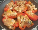 Foto del passaggio 2 della ricetta Peperoni ripieni vegetariani in padella