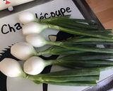 Une image de l'étape 3 de Salade de pommes de terre aux œufs oignons nouveaux moutarde et herbes.