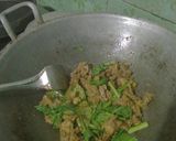 A picture of step 2 of Krengsengan Kambing (Spicy Stir-fry lamb).