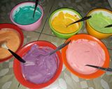 Foto langkah ke 6 dari resep Mini Rainbow Roll Cake.