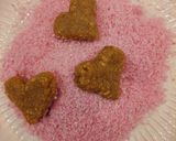 Foto del paso 4 de la receta: Cocadas con manjar (forma de corazón) románticas