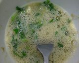 Foto langkah ke 2 dari resep Martabak Telur Daun Bawang.