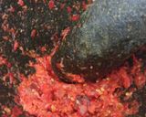 Foto langkah ke 1 dari resep Dadar Telur Cabe Merah & Bawang Merah.
