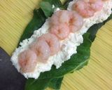 Foto del paso 2 de la receta: Falso canelón de spaguettis con relleno de queso fresco gambas y espinacas en hoja