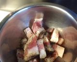 Foto del paso 1 de la receta: Arroz con guangiale longaniza picante y crosta de parmesano y limón