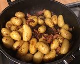 Une image de l'étape 10 de Pommes de terre grenailles au lard, oignon et cresson.