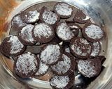 A picture of step 1 of Oreo cream delight.