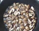Foto del paso 3 de la receta: Espárragos y champiñones con miel y albahaca