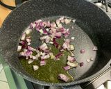 Une image de l'étape 9 de Navets blancs et carottes à l'ail noir et martini rouge.