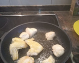 Foto del paso 4 de la receta: Pollo con salsa de almendras y patatas