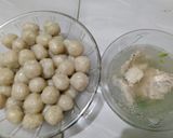 Foto langkah ke 5 dari resep Cilok Kuah Ayam.