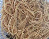 Foto del paso 3 de la receta Espaguetis integrales con guindilla y parmesano