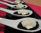 Foto del paso 6 de la receta: Calamares sobre tierra de tinta de calamar. Vídeo-receta