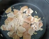 รูปขั้นตอนการทำที่ 3 ของ อกไก่ผัดผงกะหรี่ (สูตรไม่ใส่นมข้น)