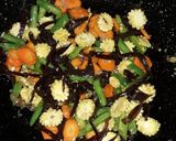 Foto langkah ke 4 dari resep Capcay Goreng Jamur Kuping.
