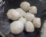 A picture of step 1 of Sesame Chocolate & dry dates balls.