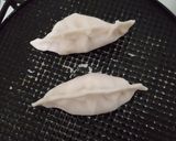 Foto del paso 3 de la receta: Salchichas envueltas y empanadas de queso saborizado