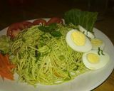 A picture of step 6 of Green Chowmein.