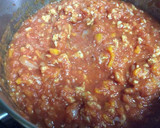 Foto del paso 3 de la receta: Empanada de hojaldre rellena de salsa boloñesa vegana