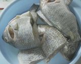 Foto langkah ke 1 dari resep Tumis ikan mujair mini simple.