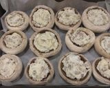 Juhtúróval töltött gombafejek csőben sütve recept fázis 3 fotója
