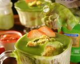 Foto langkah ke 5 dari resep Creamy Matcha Strawberry Tiramisu.