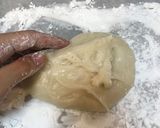 A picture of step 5 of Easy strawberry daifuku.