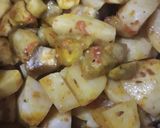 A picture of step 2 of Aloo baingan ki sabji.