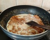 A picture of step 4 of Sooji Besan Halwa.