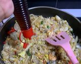 Foto langkah ke 5 dari resep Nasi Goreng Seafood.