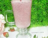 Foto langkah ke 2 dari resep 7. Strawberry banana smoothie.