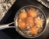 Foto del paso 1 de la receta: Huevos rellenos de atún fáciles