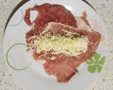 Foto del paso 1 de la receta: Rollito de lomo con queso y cebolla caramelizada