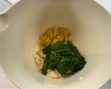A picture of step 4 of Spinatknödel with Parmesan (Spinach Dumpling).