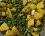 A picture of step 3 of French beans ki sabji.