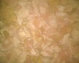 Foto del paso 2 de la receta: Fideos chinos de espinaca con carre de cerdo y crema