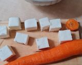 Foto del paso 1 de la receta: Pinchitos de queso de cabra tipo Feta con uvas y zanahoria 🍇🧀🥕 "Uvas y queso saben a beso" 🍇 🧀 = 😘