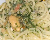 Foto del paso 9 de la receta: Spaghetti en salsa verde y frutos del mar