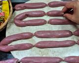 Foto langkah ke 5 dari resep Homemade Chicken Bratwurst.