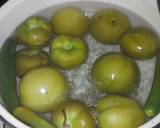 Foto del paso 2 de la receta: Chuletas de cerdo en salsa verde