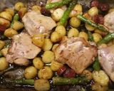 A picture of step 3 of Chicken with chorizo, vegetables and orange juice.